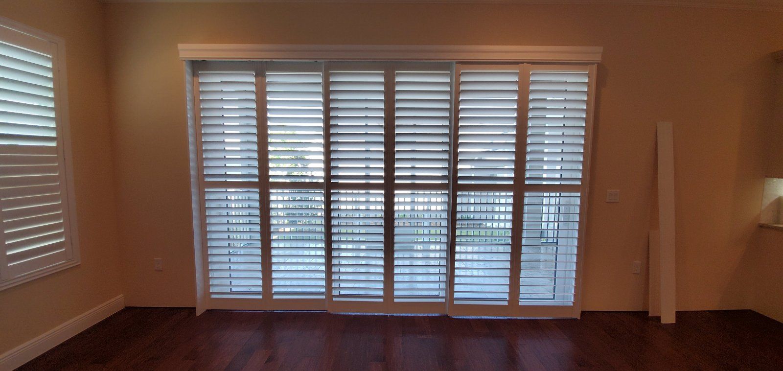 Custom plantation shutters living room - A&Q Custom Shutters Orlando