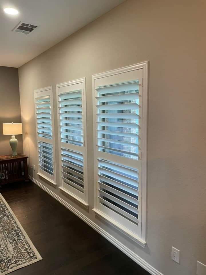 Custom plantation shutters living room - A&Q Custom Shutters Orlando